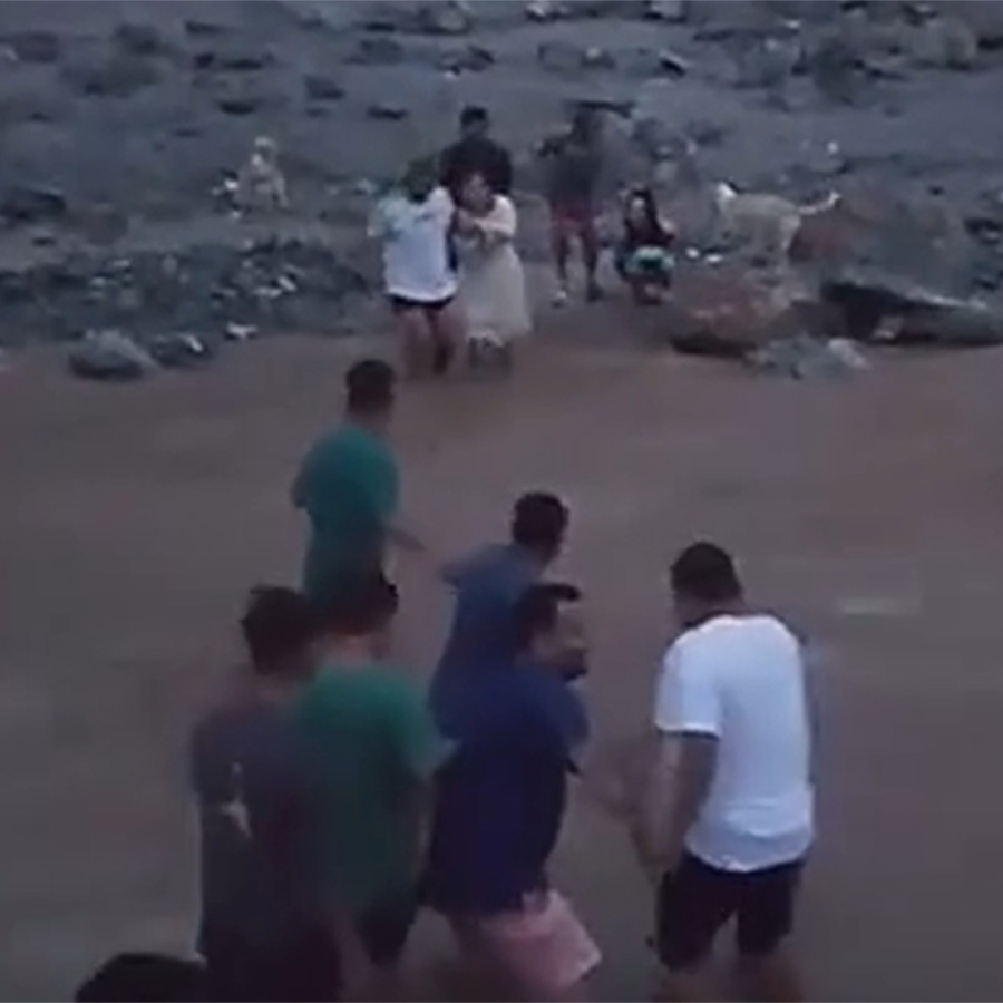 অতিরিক্ত বৃষ্টির কারণে ক্ষতিগ্রস্ত দুধিয়া সেতু।