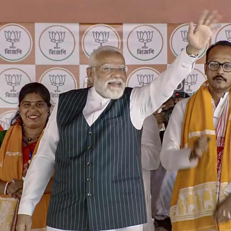 Live update of meeting of PM Narendra Modi in  Bishnupur dgtld