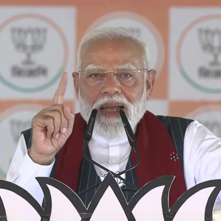 পশ্চিমবঙ্গে বিধানসভা ভোটের প্রচারে নরেন্দ্র মোদী। রবিবার পুরুলিয়ায়।