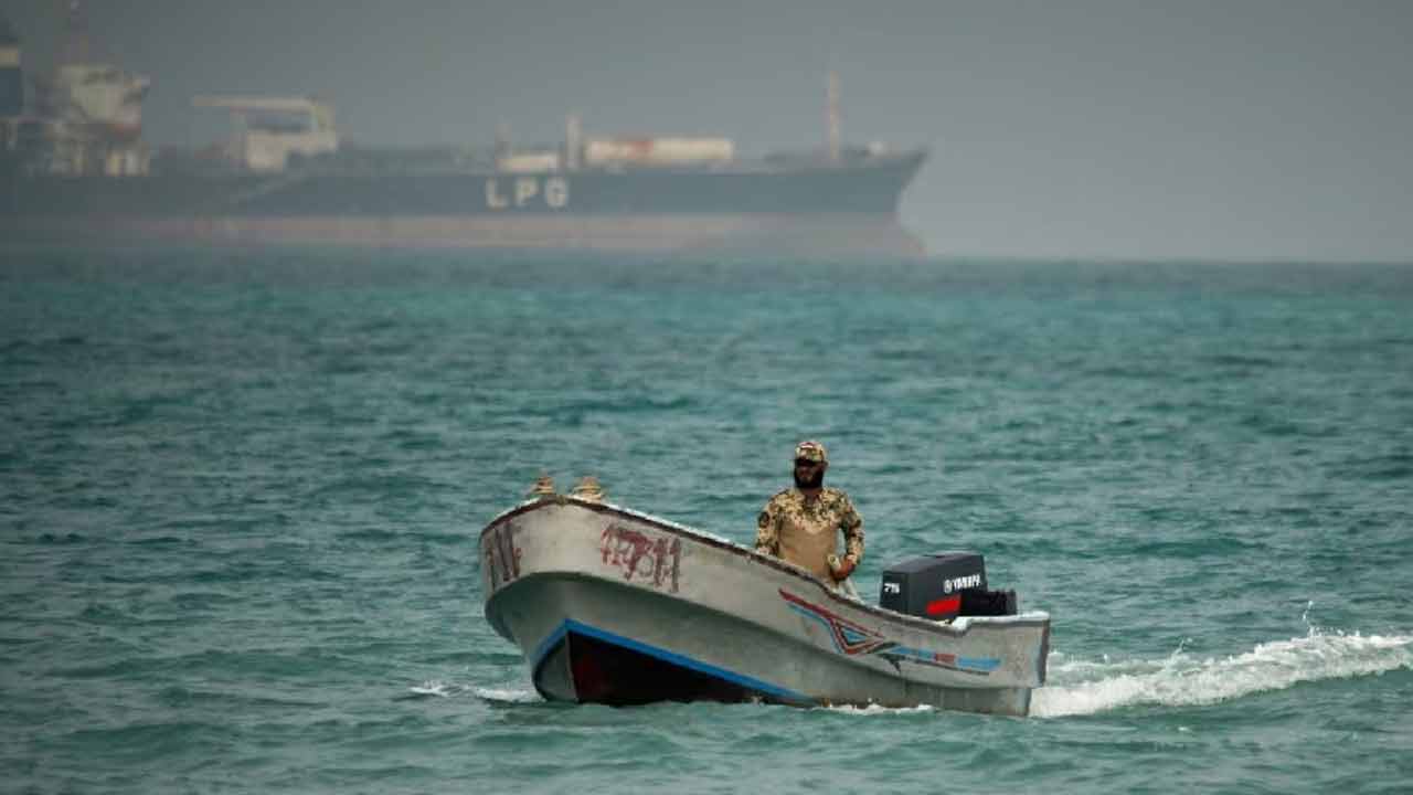 Houthi official warns of closure of Bab al-Mandeb Strait