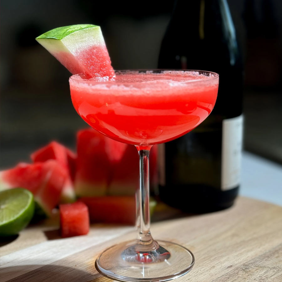 তরমুজের রস দিয়ে বানান মিমোসা।