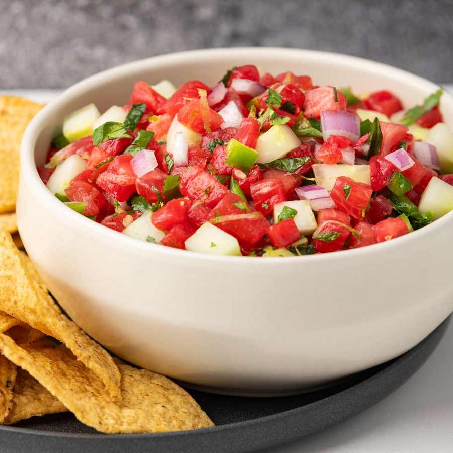 তরমুজ দিয়ে তৈরি করতে পারেন সালসা।