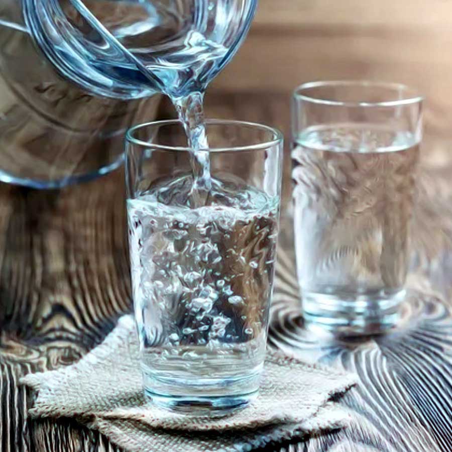 Roshni Chopra shares her water therapy routine for better hydration and preventing bloating dgtl