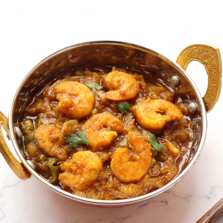 আম আর কাসুন্দি দিয়ে নতুন স্বাদের চিংড়ি।