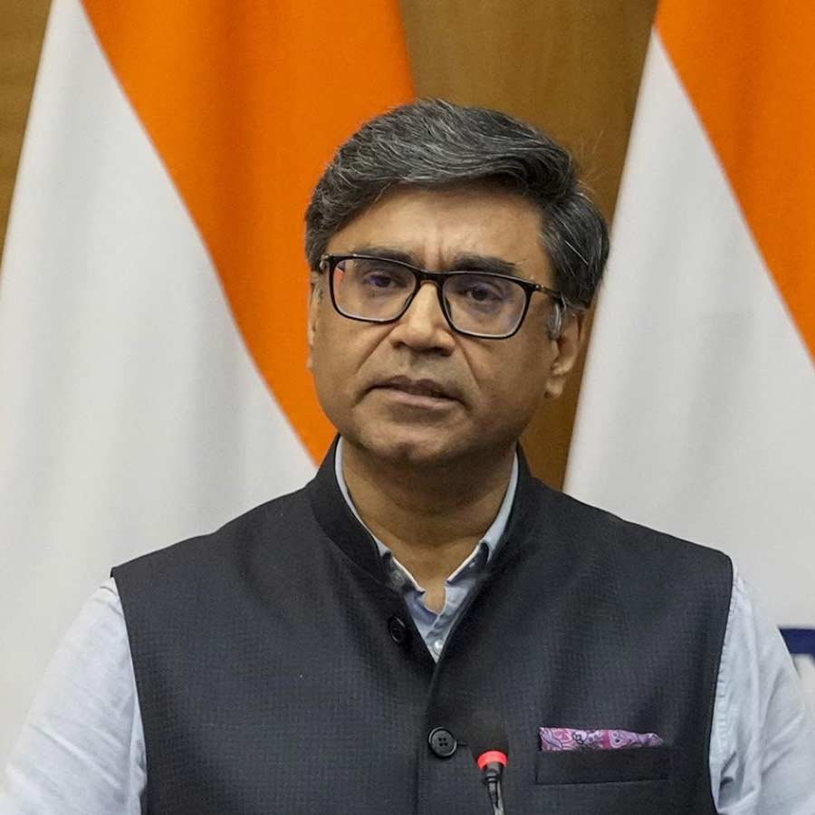 Has a rift emerged between Iran’s political and military leadership IRGC amid peace talk with US 