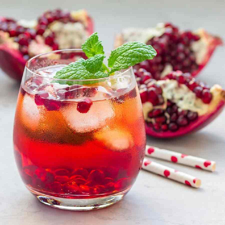 বেদানার মোহিতো।