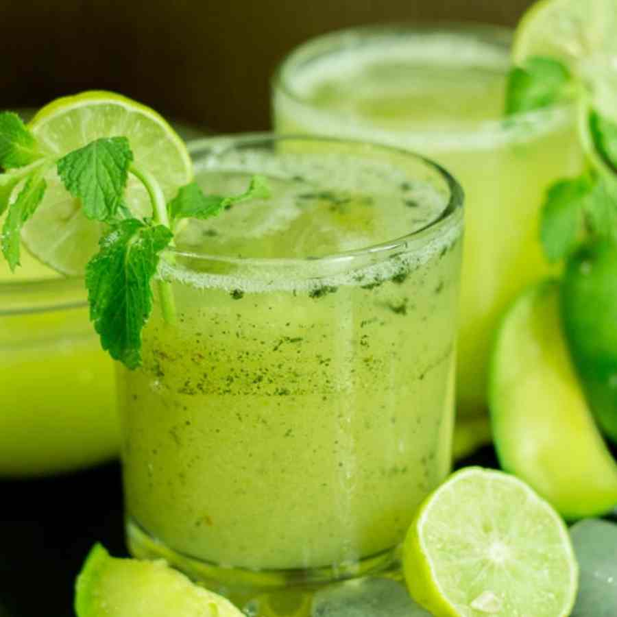 কাঁচা আমের মোহিতো।