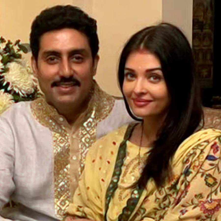 অভিষেক-ঐশ্বর্যার দাম্পত্য নিয়ে বিপুল আলোচনাও হয়েছে। 