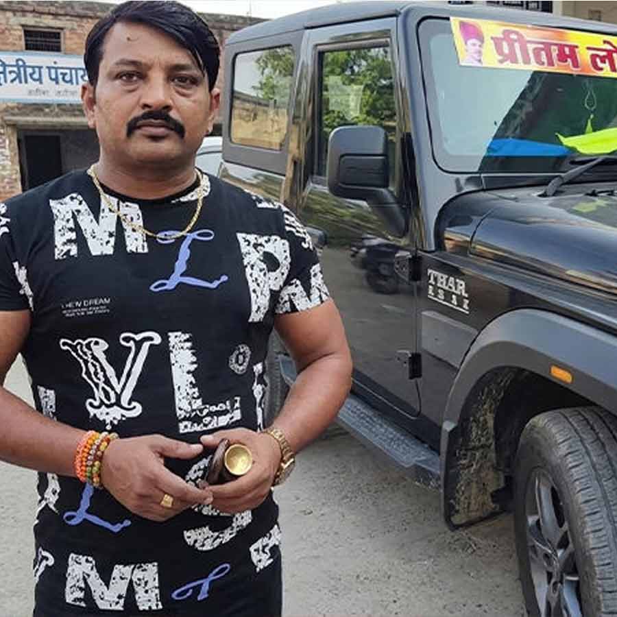 বিজেপি বিধায়কের পুত্র দীনেশ লোঢী। ছবি: সংগৃহীত।