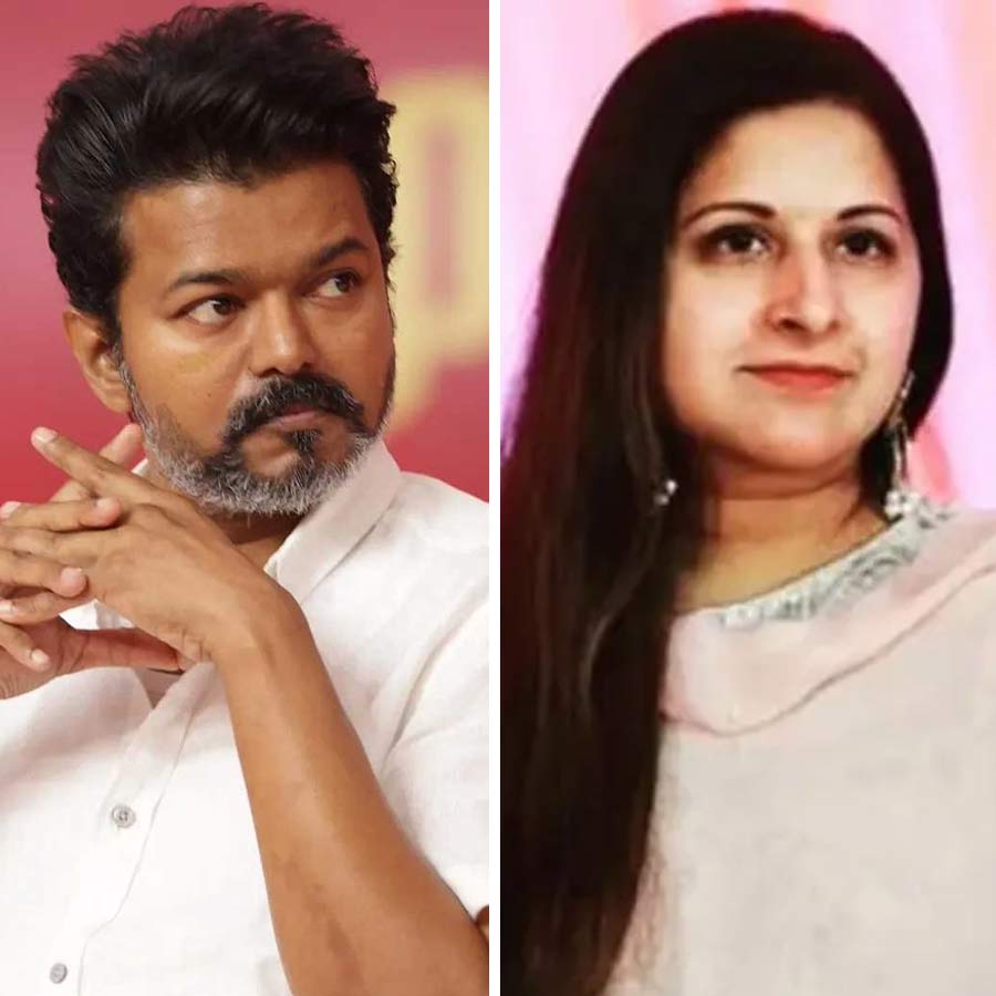 (বাঁ দিকে) থলপতি বিজয়, (ডান ডিকে) সঙ্গীতা সোরনালিঙ্গম।