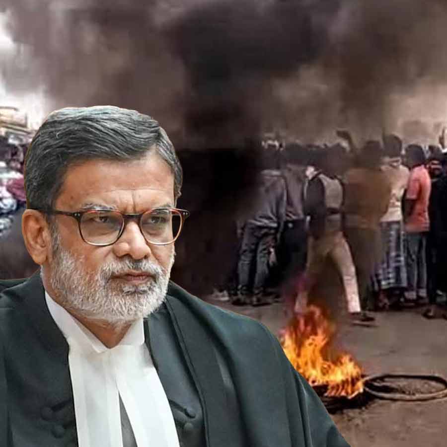 কলকাতা হাই কোর্টের প্রধান বিচারপতি সুজয় পাল।