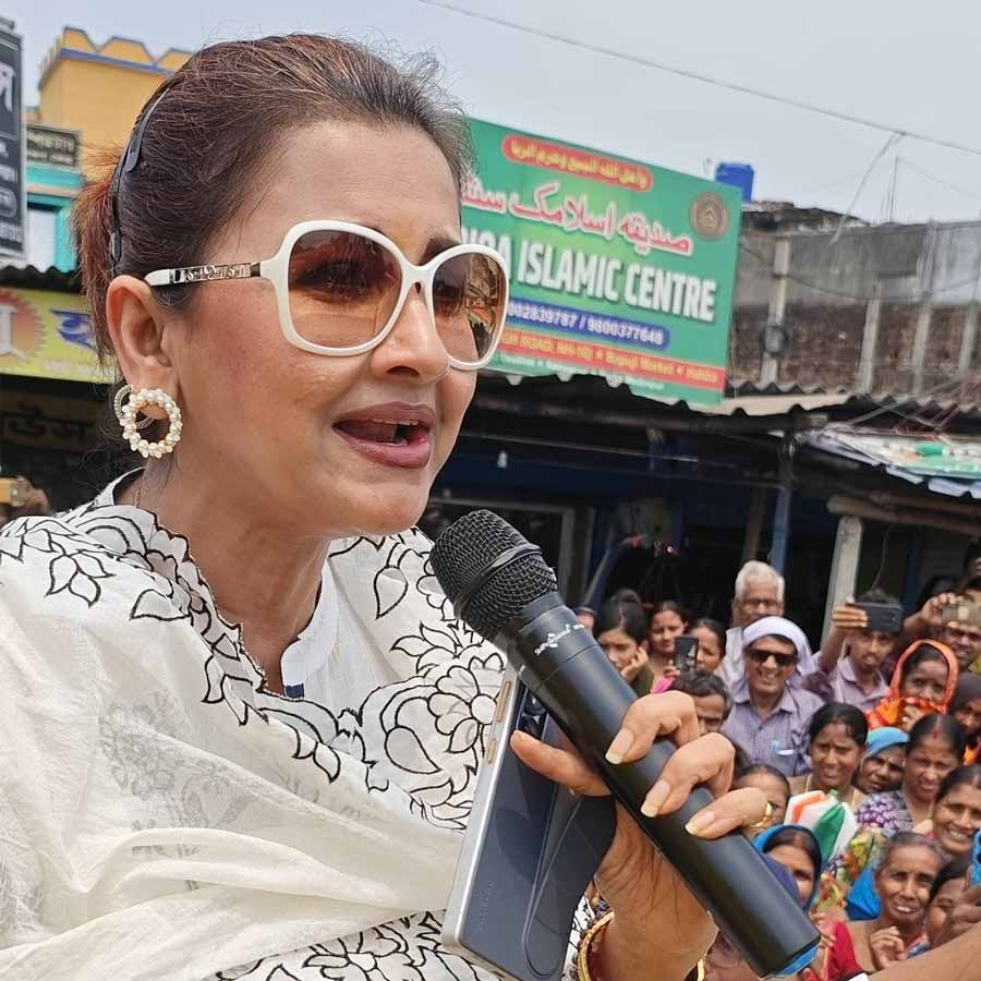 বেশি করে জল খাওয়া রচনার কাছে সুস্থ থাকার উপায়। 