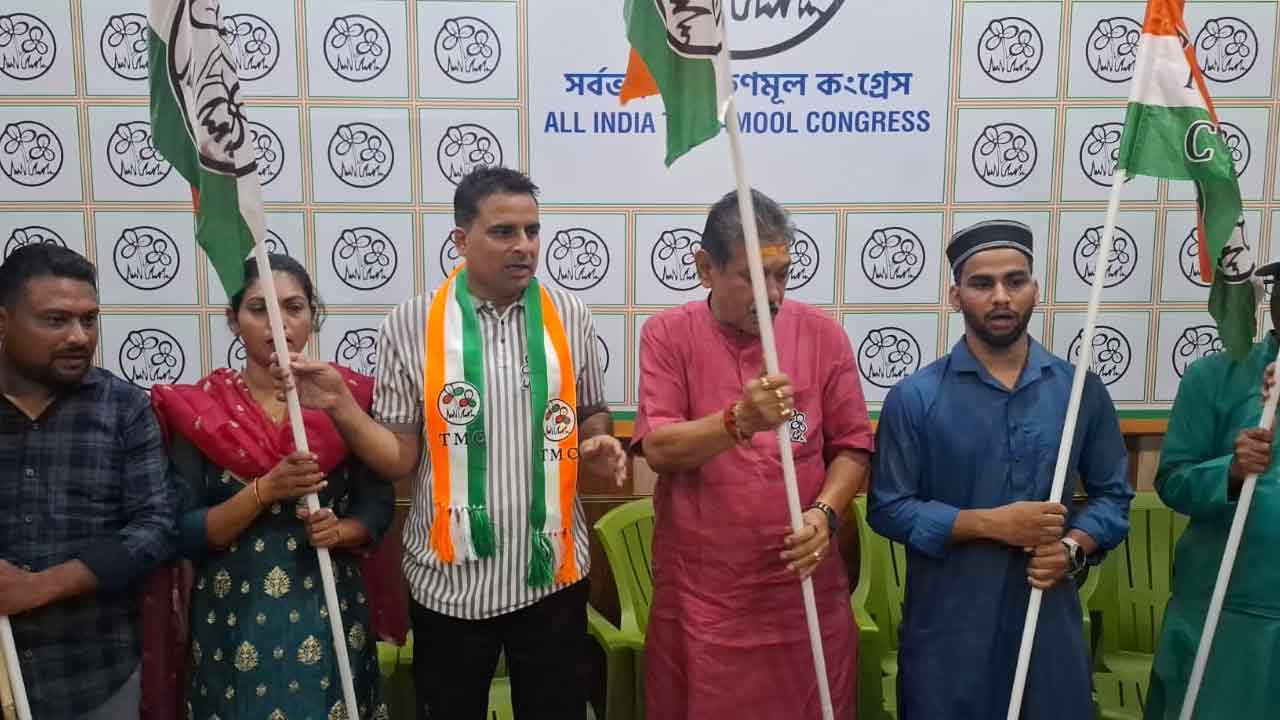 পাণ্ডবেশ্বরে তৃণমূলে যোগদান করলেন হুমায়ুন কবীরের দলের চার প্রার্থী।