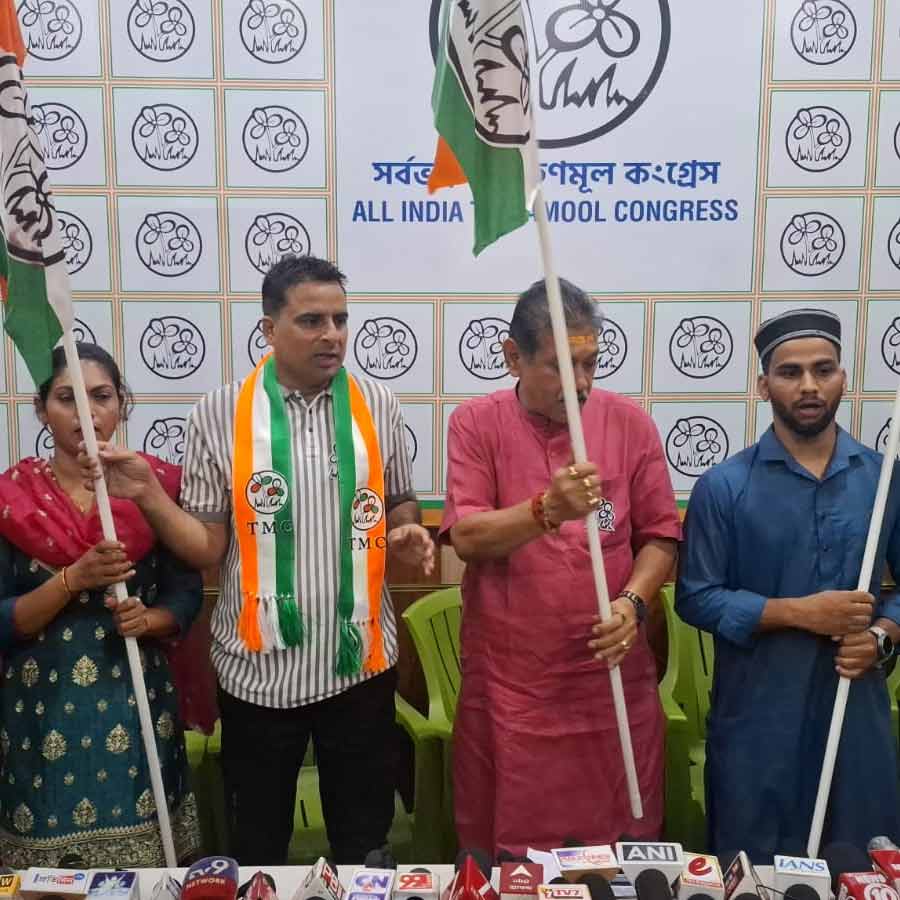 Four candidates left party of Humayun Kabir and join TMC in West Bardhaman dgtld