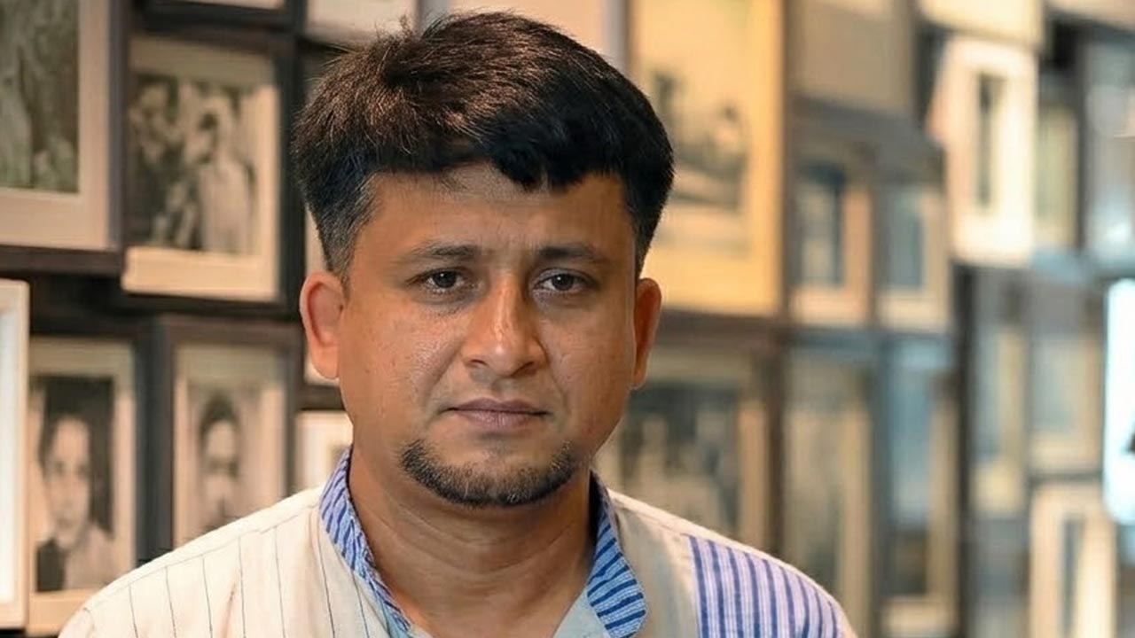 মাকে হারিয়ে শোকস্তব্ধ পরিচালক রাহুল মুখোপাধ্যায়।