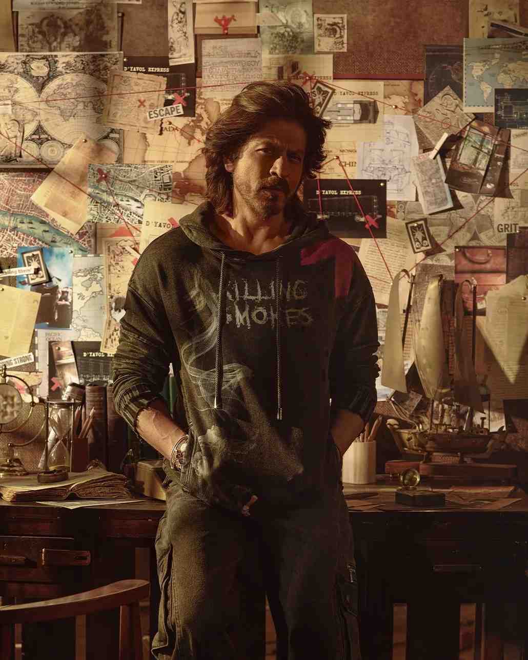 কানাঘুষো শোনা যাচ্ছে, ‘রাকা’ ছবিতে পার্শ্বচরিত্রে দেখা যেতে পারে শাহরুখ খানকে। ছবিনির্মাণের জন্য ৮০০ থেকে ৯০০ কোটি টাকা খরচ করা হয়েছে। অতি উচ্চমানের ভিএফএক্স ব্যবহার করে তৈরি হওয়া এই ছবি বক্সঅফিসে মোটা অঙ্কের ব্যবসা করবে বলে অধিকাংশের দাবি। আগামী বছরের মাঝামাঝি সময় ছবিটি মুক্তি পাওয়ার কথা।