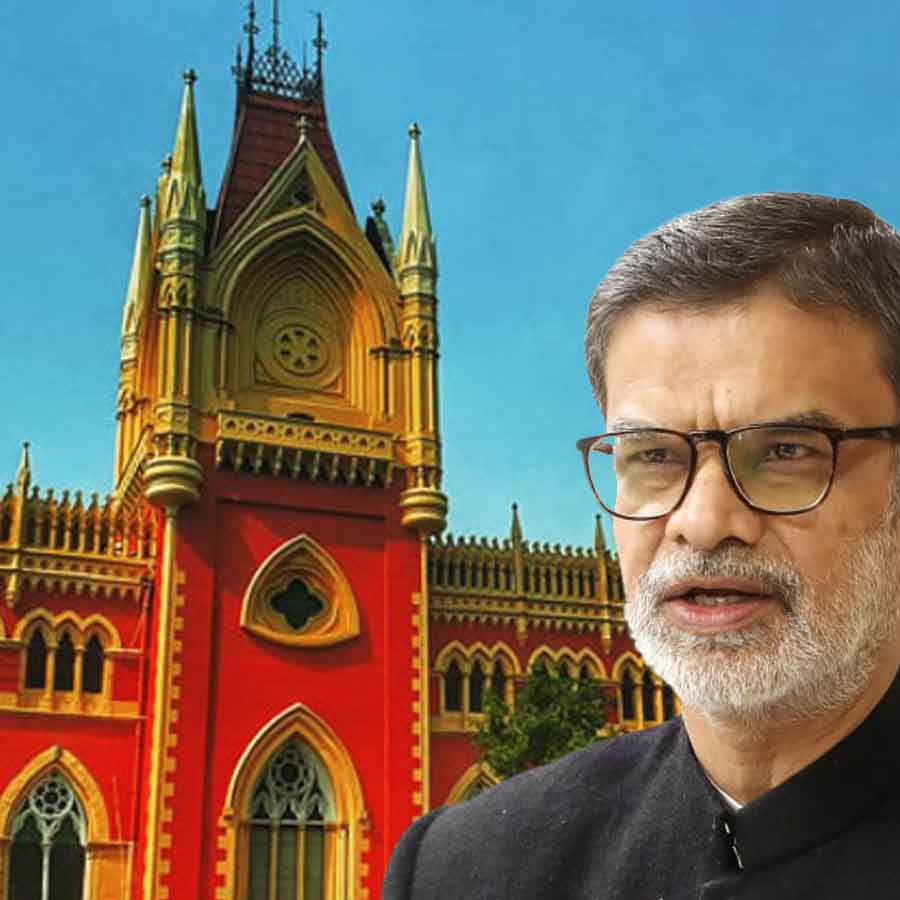 কলকাতা হাই কোর্টের প্রধান বিচারপতি সুজয় পাল।