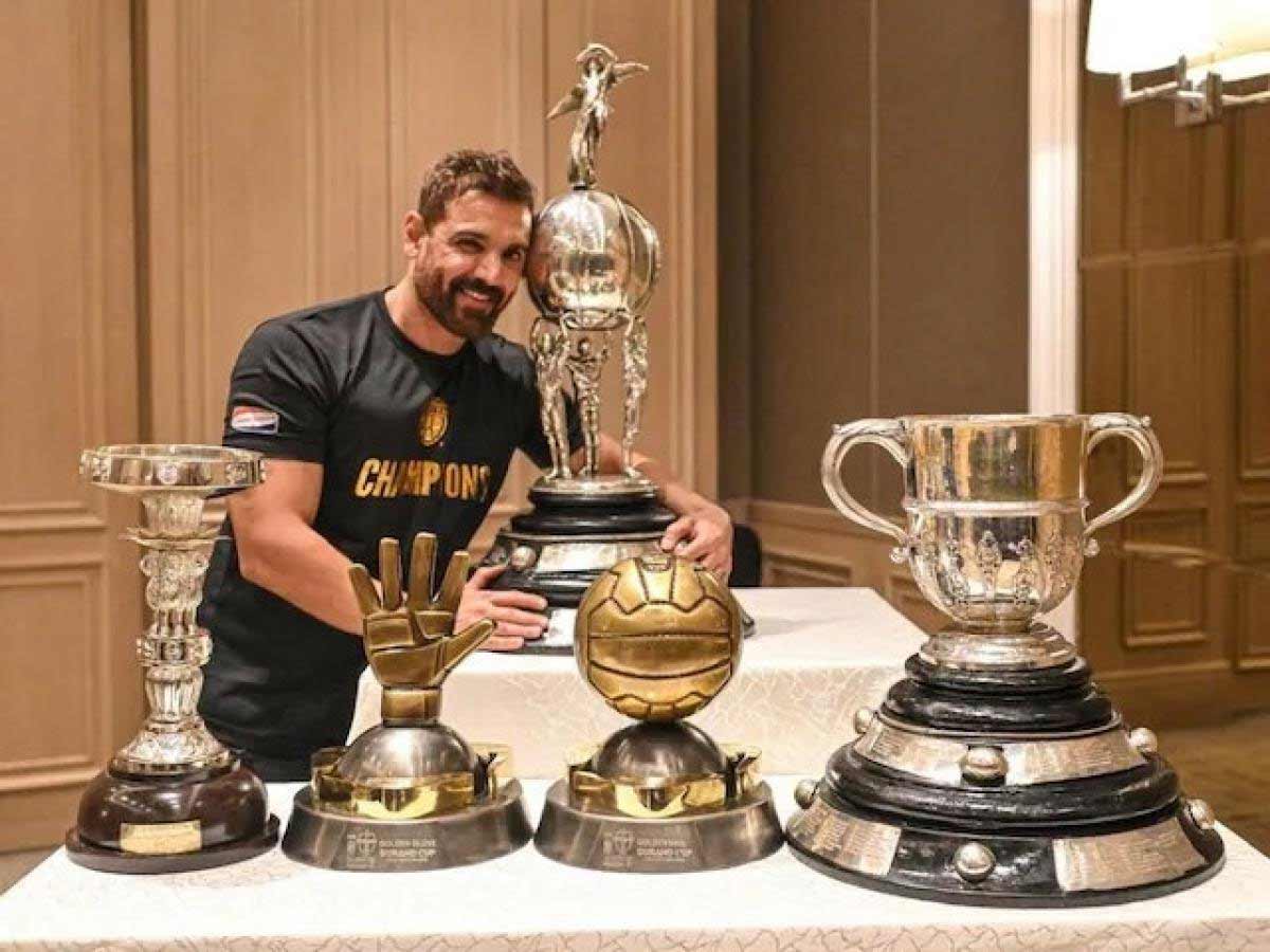 নর্থ ইস্ট ইউনাইটেডের পক্ষ থেকে জন আব্রাহাম আসছেন বৈঠকে।