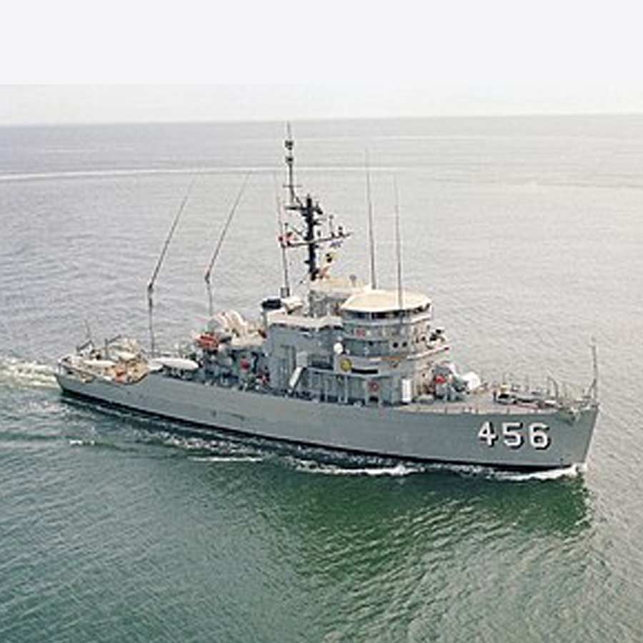 Deadly Underwater Mines in the Strait of Hormuz and How Navies Detect Them