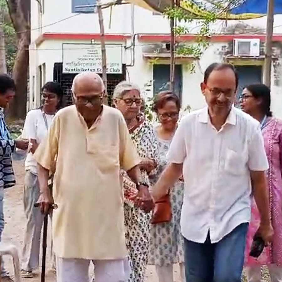 Grandson Of Nandalal Bose and his wife finally cast their votes dgtl