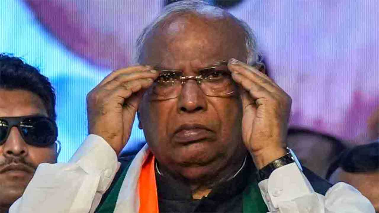 কংগ্রেস সভাপতি মল্লিকার্জুন খড়্গে।