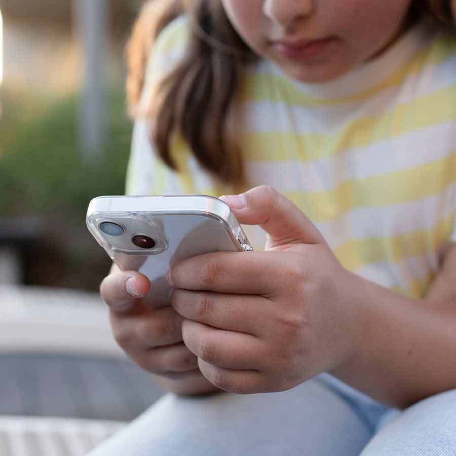 ১৫ বছরের কমবয়সিদের সমাজমাধ্যম ব্যবহার নিষিদ্ধ করতে নতুন আইন পাশ হয়েছে তুরস্কে।