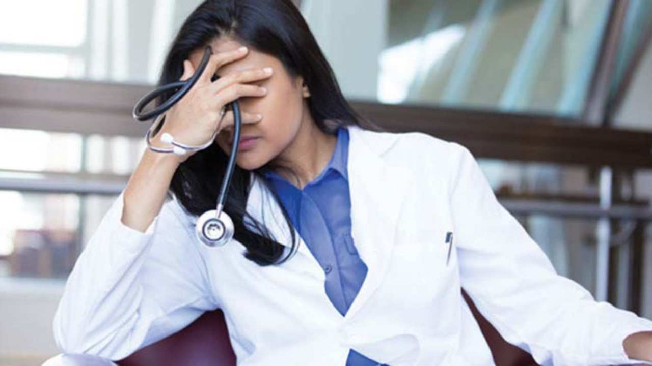 নিট ইউজি চলাকালীন ছুটি নেই মেডিক্যাল পড়ুয়াদের।