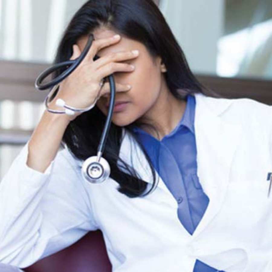 নিট ইউজি চলাকালীন ছুটি নেই মেডিক্যাল পড়ুয়াদের।