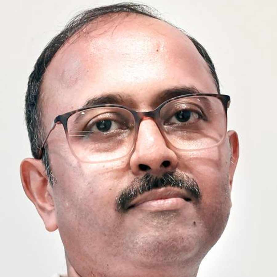 স্মরণজিৎ চক্রবর্তী।