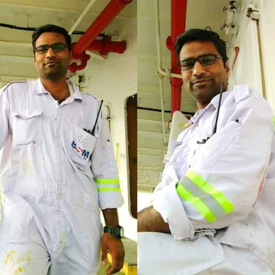 ইরানে আটক জাহাজের সেই মার্চেন্ট নেভি অফিসার সঞ্জয় মাহার।