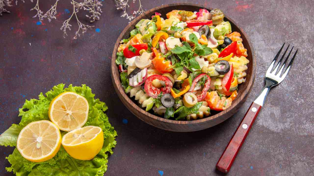 Cool down your Gut, these are some delicious Summer Salads to beat the heat and digestive woes