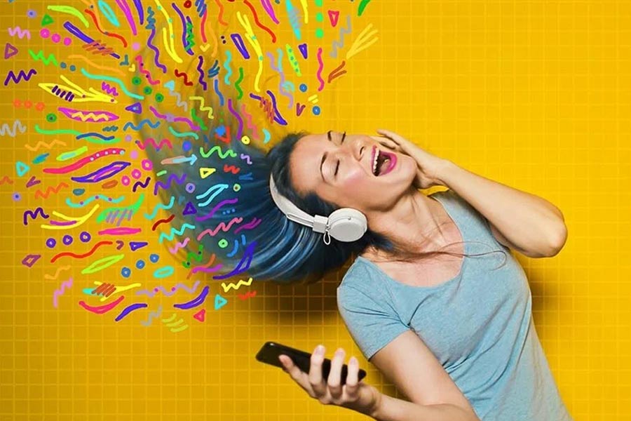 সপ্ত সুরের প্রতি স্বরেও রং খুঁজে পান সিনেস্থেটরা।