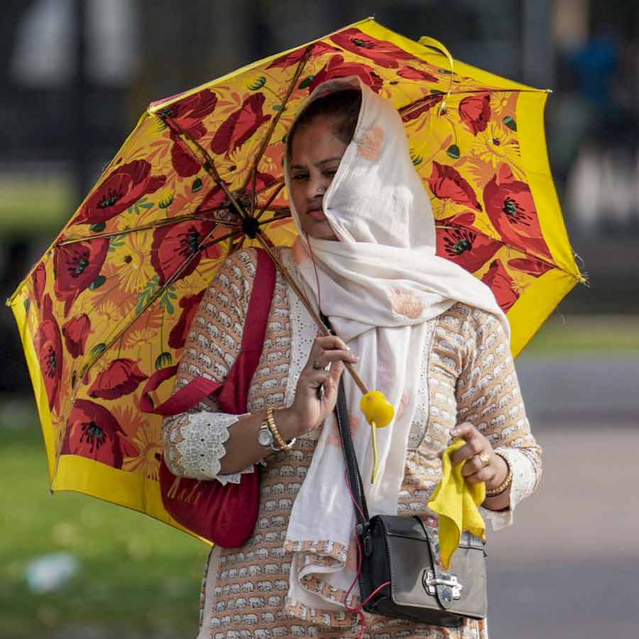 Prayagraj touches 45 degree celsius, heatwave alert in Delhi and north india