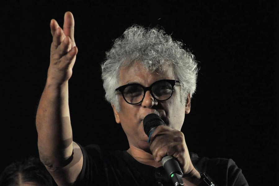 ‘শিল্পী হিসাবে আমি রাজনৈতিক দলের কাছাকাছি কোনও দিনই থাকতে চাইনি।’