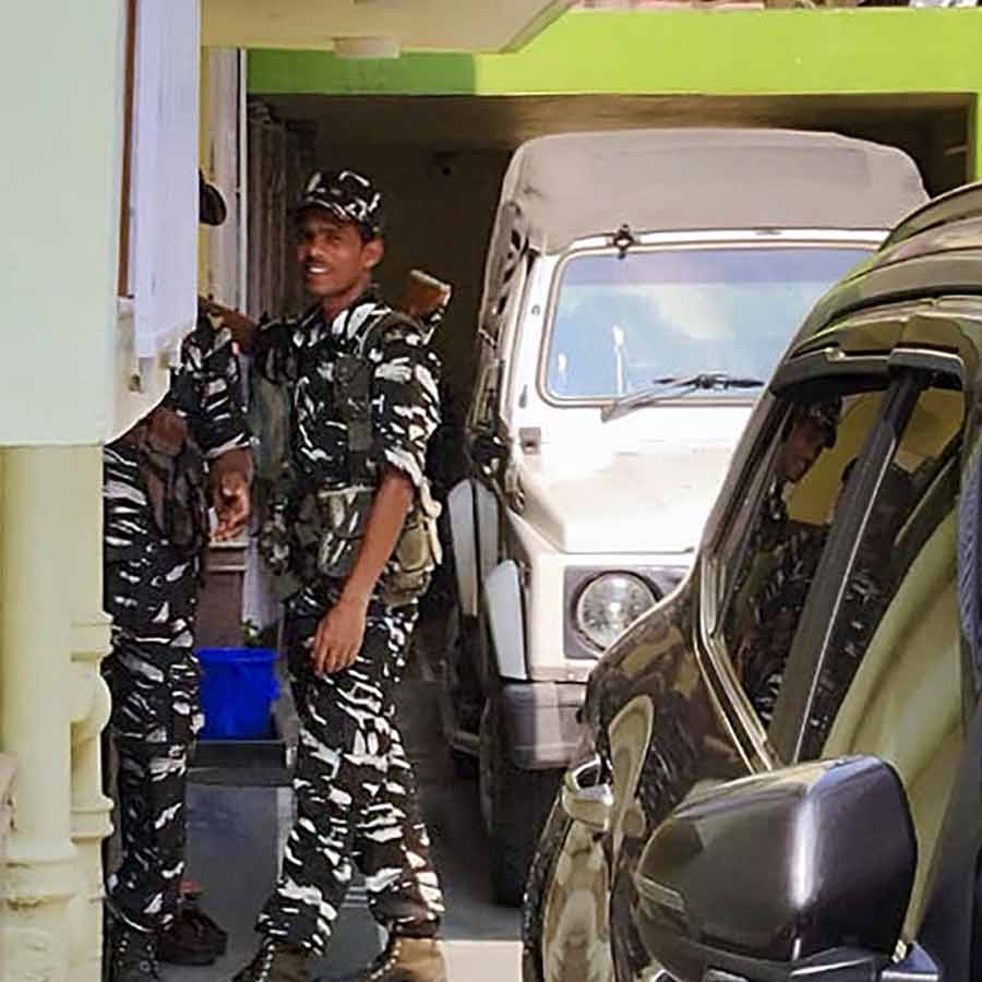 কলকাতায় ব্যবসায়ীদের বাড়িতে ইডি-র তল্লাশি অভিযান।