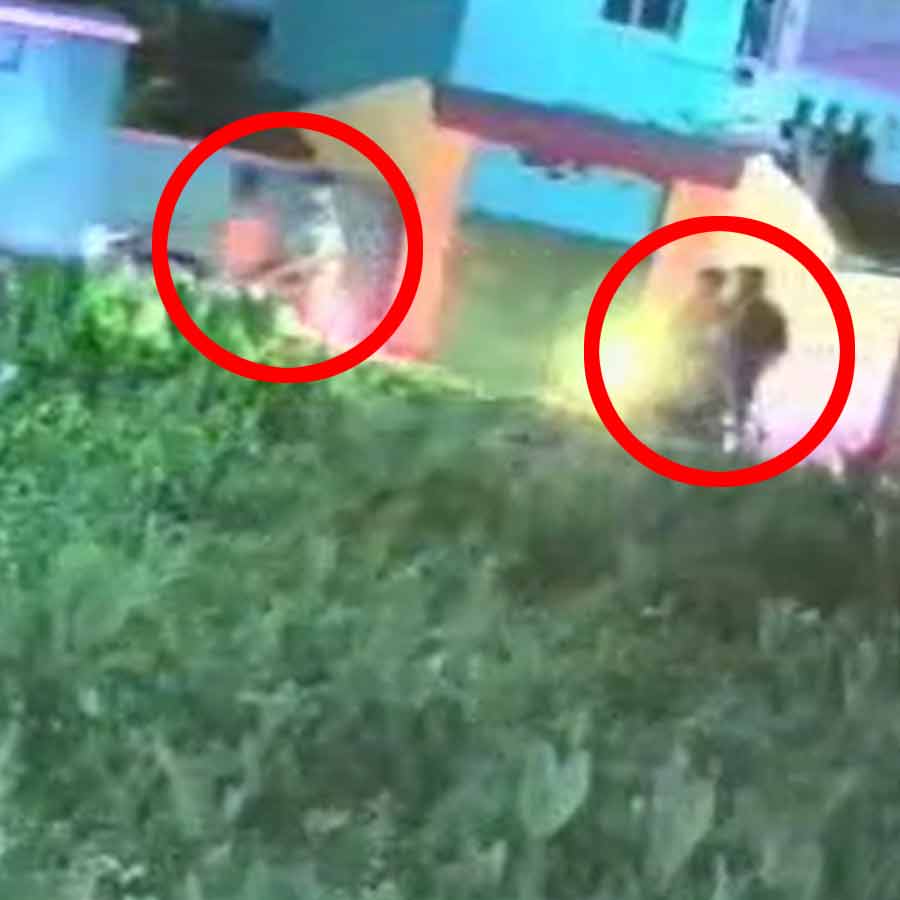 অভিযুক্ত বাইকবাহিনীর ভিডিয়ো প্রকাশ করেছে কমিশন। ছবি: ভিডিয়ো থেকে নেওয়া।