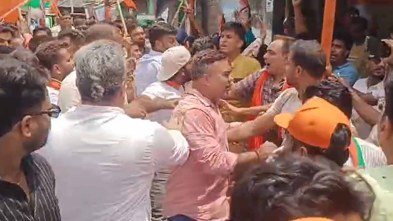 TMC-BJP clash in Howrah over Ravi Kishan\\\\\\\'s road show