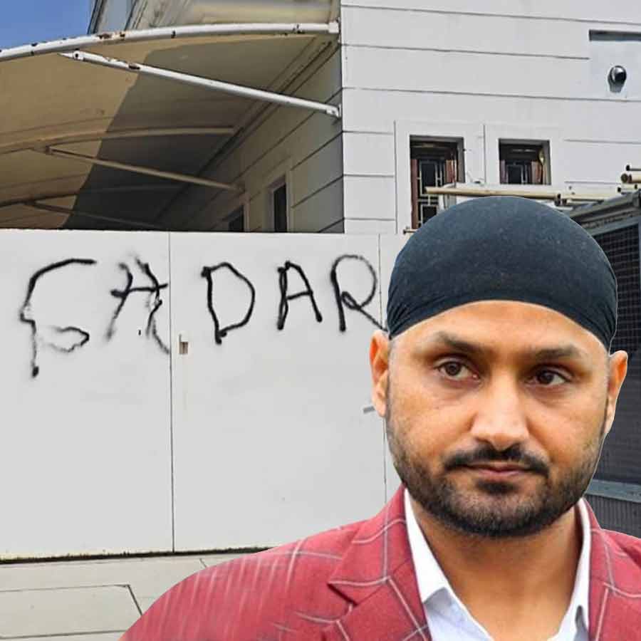 সদ্য আপ ছেড়ে বিজেপি-তে যোগ দিয়েছেন রাজ্যসভার সাংসদ হরভজন সিংহ।