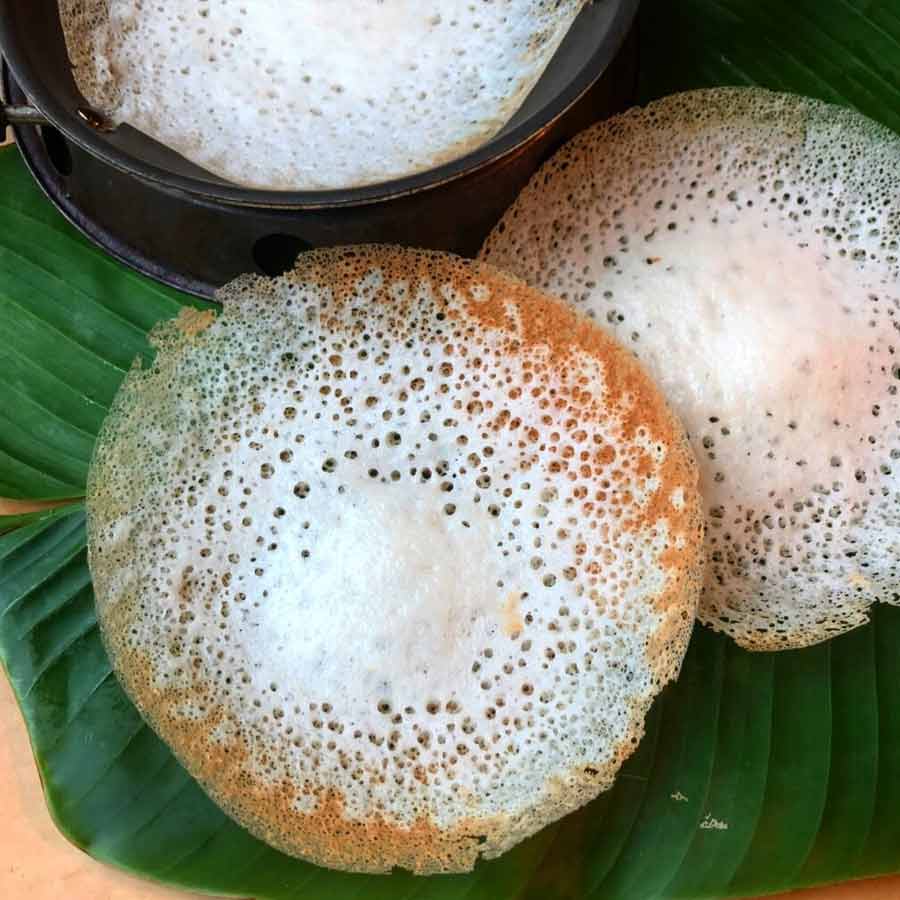 রুটির বদলে খেতে পারেন চালের তৈরি আপ্পাম।