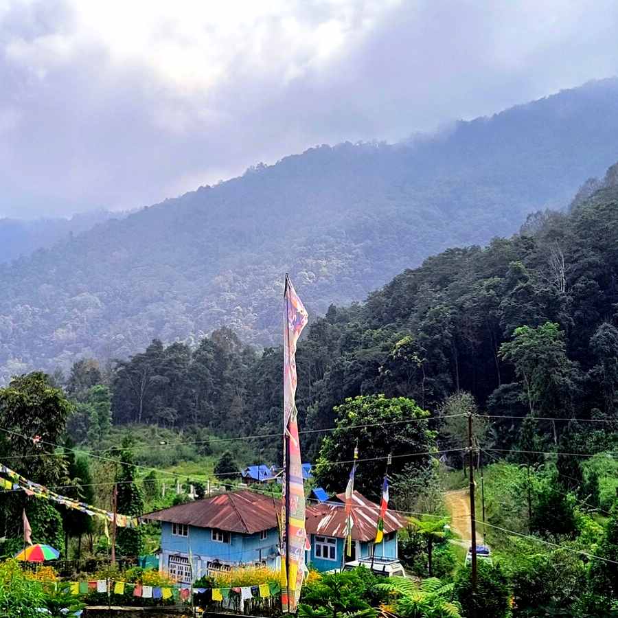 পাহাড়ের কোলে শান্তির ঠিকানা।