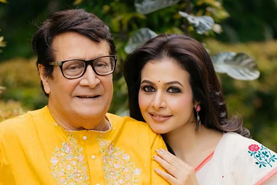 বাবার আদরের মেয়ে কোয়েলের কাছে পরিবার খুবই গুরুত্বপূর্ণ। 