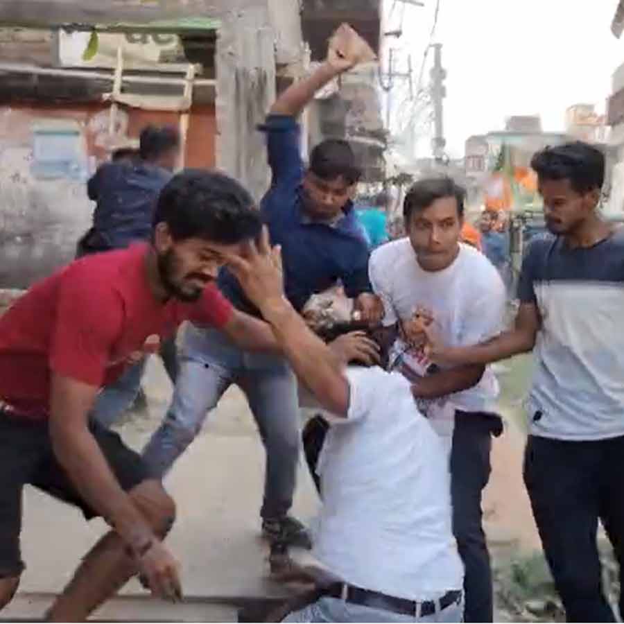 পূর্ব বর্ধমানের পূর্বস্থলীতে সোমবার তৃণমূল-বিজেপির সংঘর্ষ বাধে।