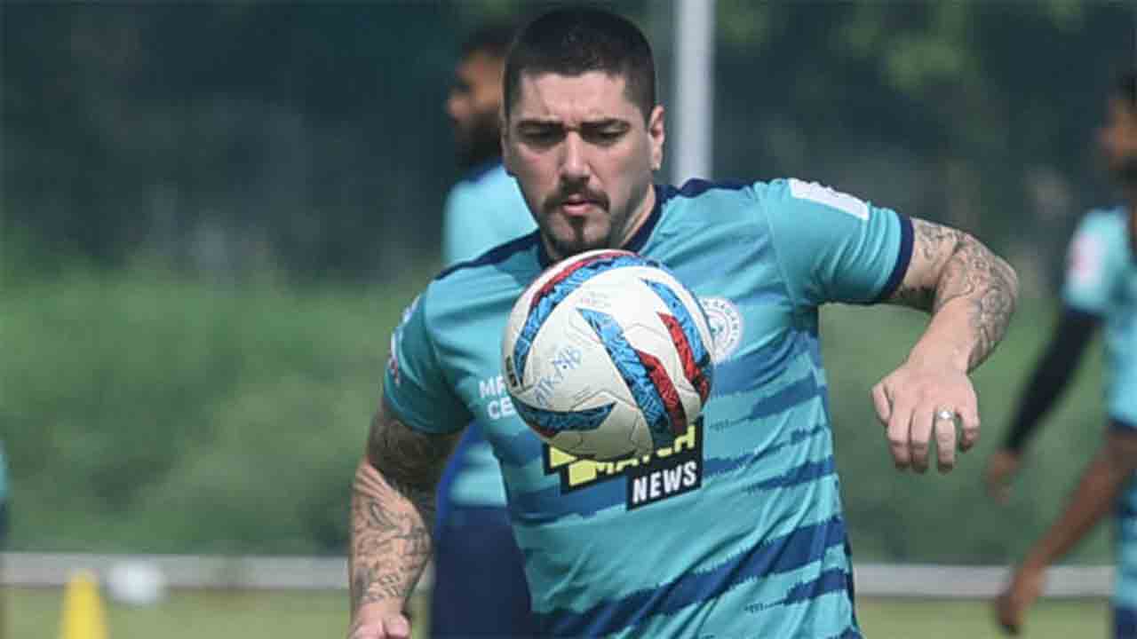 অনুশীলনে দিমিত্রি।