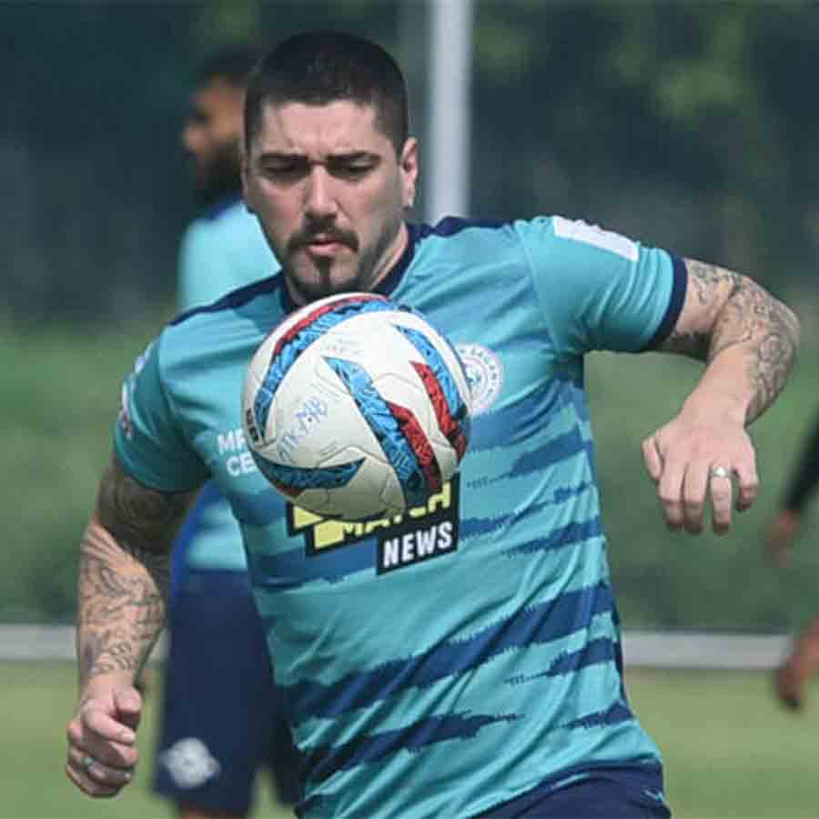 অনুশীলনে দিমিত্রি।