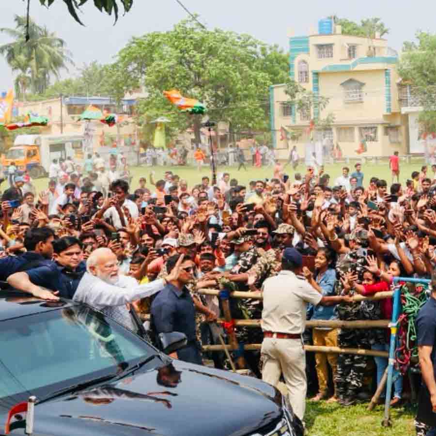 PM Modi assures peace as violence hits Bhatpara again