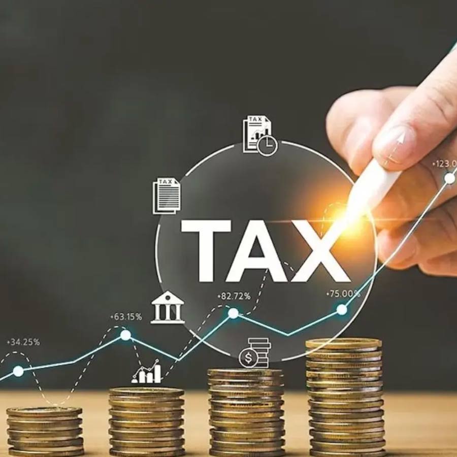 Petroleum Minister of Pakistan Ali Pervaiz Malik has raised concerns over country’s fuel reserves and talks about India