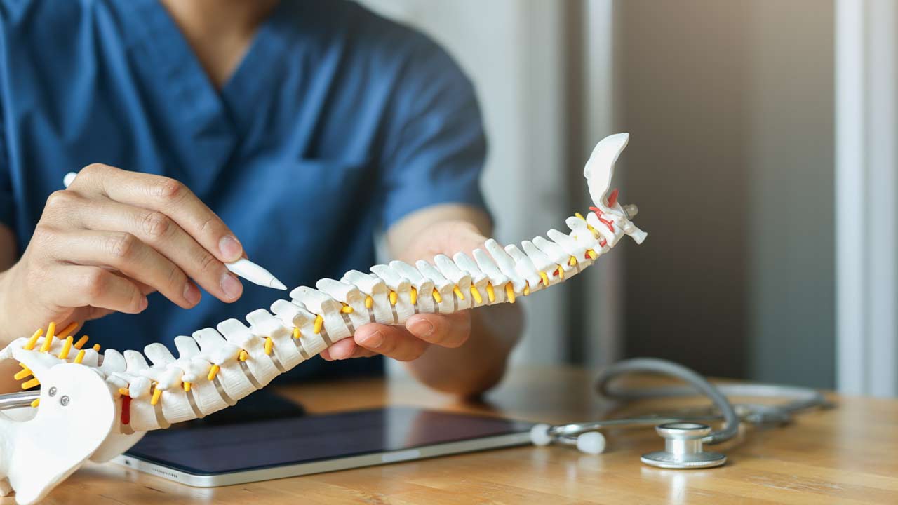 স্পাইন সার্জারি