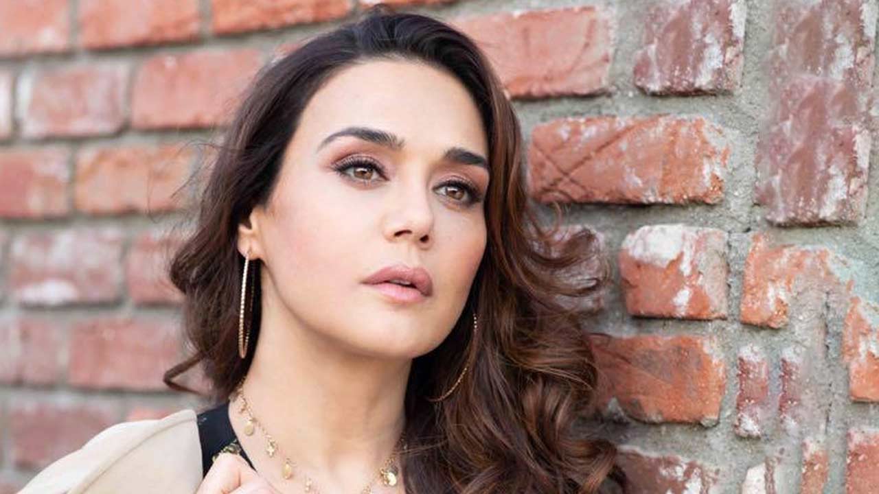 কী বিশেষ অনুরোধ করলেন প্রীতি জ়িন্টা?