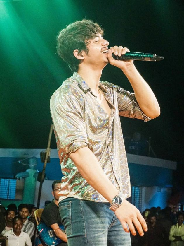 প্রচারে আছেন দিব্যজ্যোতি দত্ত, মঞ্চানুষ্ঠানেও।