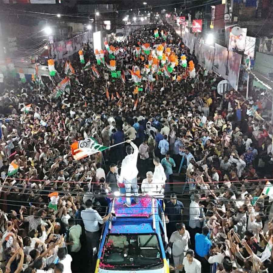 ডায়মন্ড হারবারে রোড-শো’য় অভিষেক বন্দ্যোপাধ্যায়।